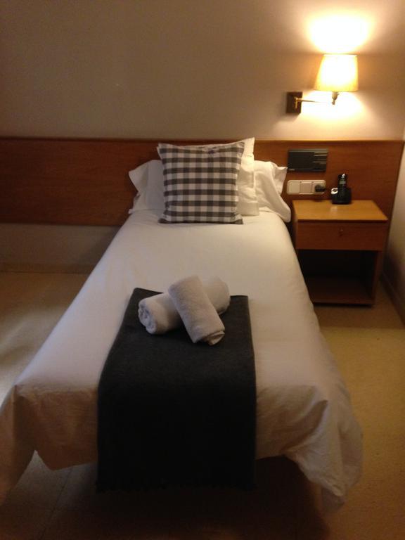 Hotel Manel Martorell Quarto foto
